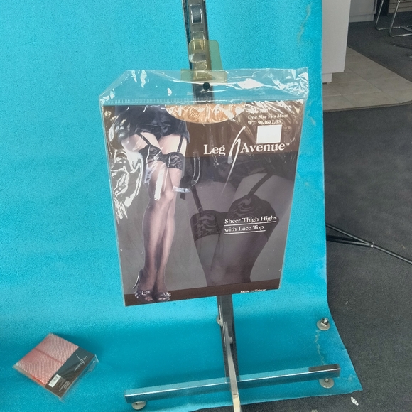 Everything must go - Picture 4 of 14